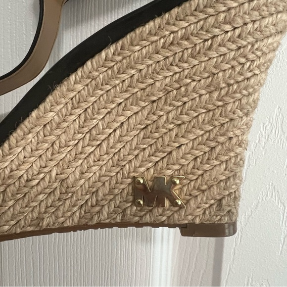 Michael Kors Espadrilles Wedges in Black Leather/Gold; Size 7.5M - Picture 5 of 9